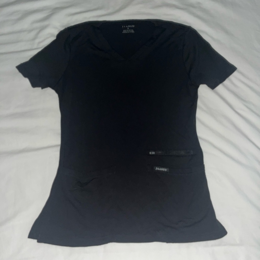 Jaanuu black v-neck scrub top Size S